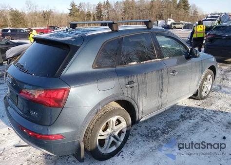 2018 Audi Q5 2.0T Premium/2.0T Tech Premium z USA, uszkodzony, nr VIN WA1ANAFY7J2127918